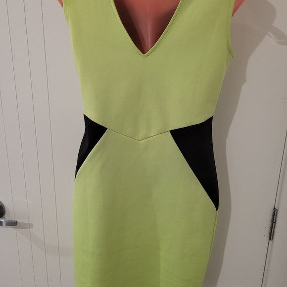 Chic-a-booti Lime green and black dress. - Picture 2 of 4